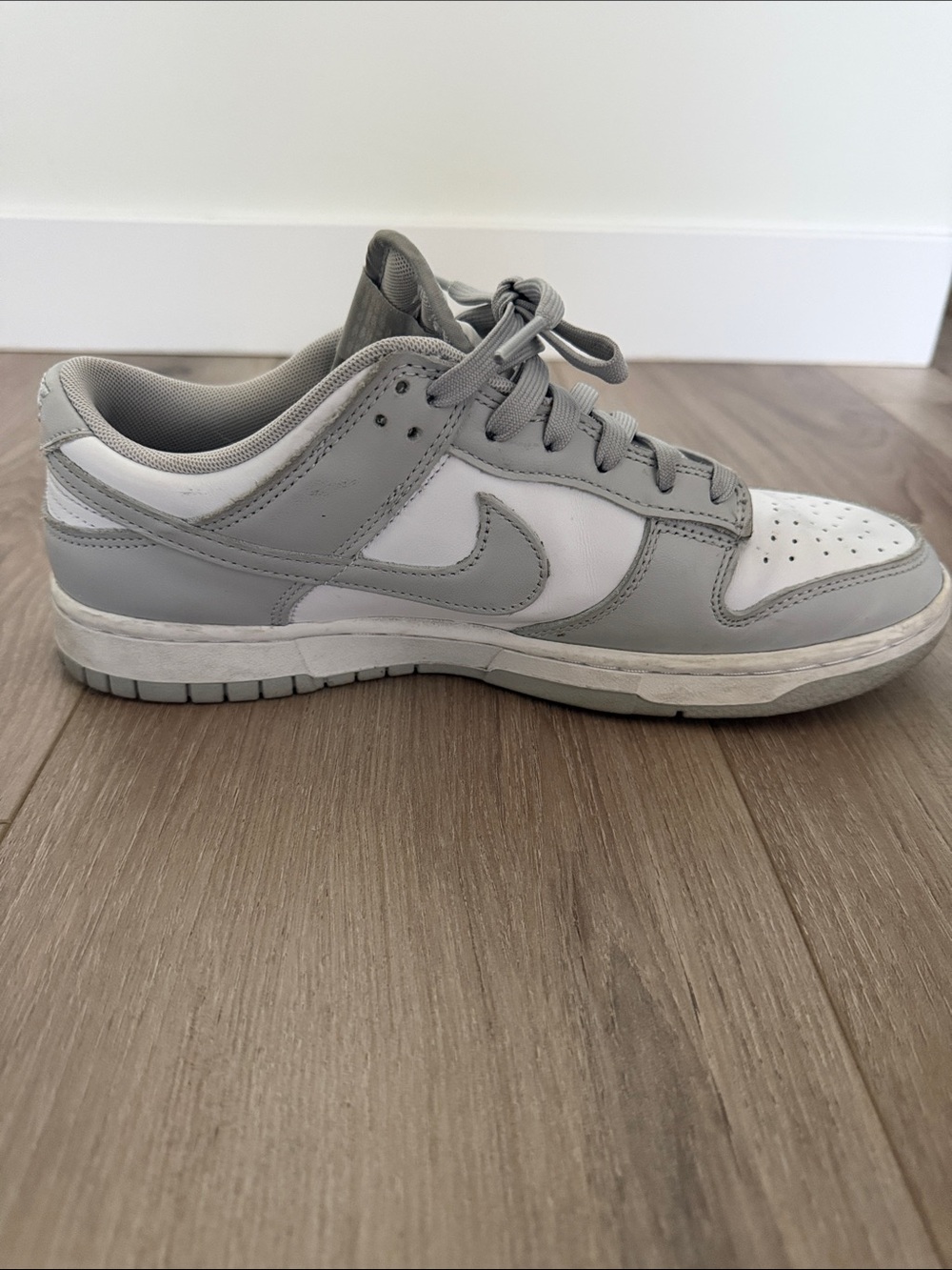 Men Nike Dunks - Picture 5 of 9